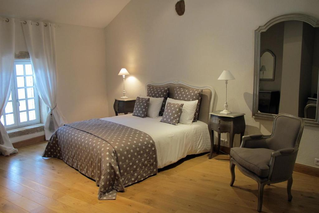 Chateau De La Flechere Blacé Room photo